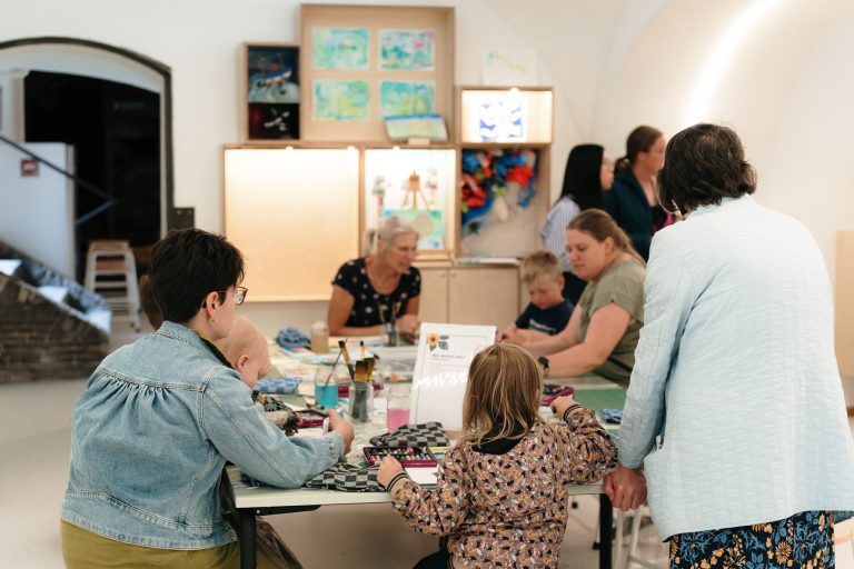 Creatief in het Kasteelatelier — familie-kids in Huizen