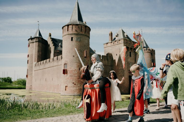 Circus Olifant op het Muiderslot — familie-kids in Huizen