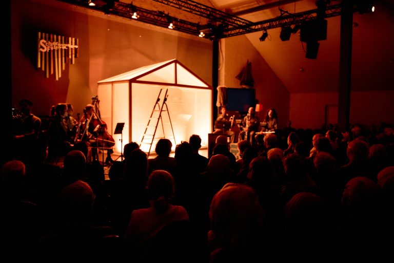 Kameropera ‘De Toerist’ — theater in Makkum